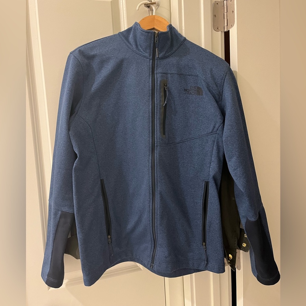 North face jacket, like new ✨